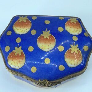 LIMOGES Gilt Porcelain Strawberry Pill Box France A26